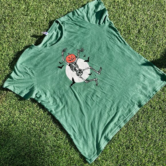 Dancing Skeleton with Jack-o-lantern Head T-shirt - 2XW $5 - Picture 2 of 3